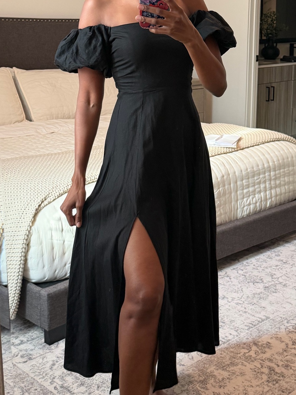 Astr Black One-Shoulder Puff Sleeve Midi Dress with Front Slit